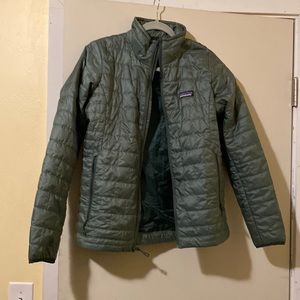 Green Patagonia Puffer Size Small